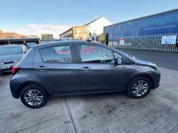 Used Toyota Yaris 2015 for sale - 73321776: Photo