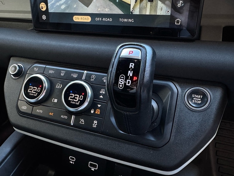 Used Land Rover Defender 2021 for sale - 77668016: Photo 16