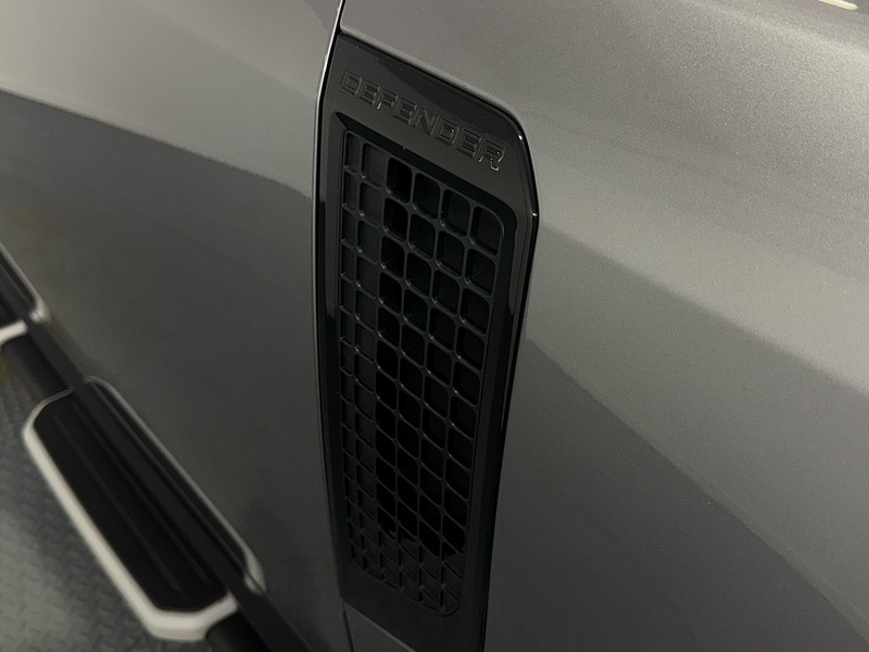 Used Land Rover Defender 2021 for sale - 77668016: Photo 30