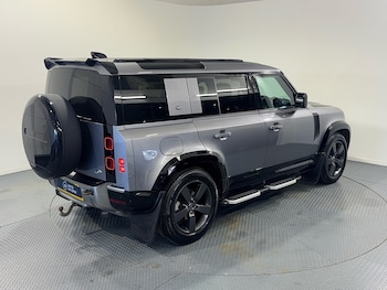 Used Land Rover Defender 2021 for sale - 77668016: Photo