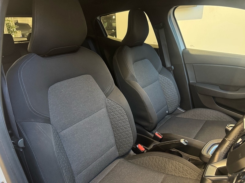 Used Renault Clio 2020 for sale - 76582947: Photo 10