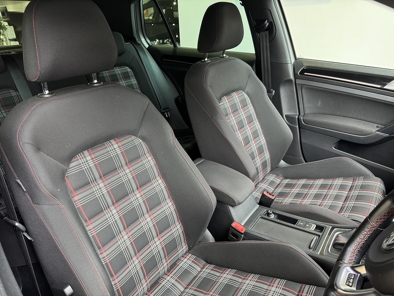 Used Volkswagen Golf 2016 for sale - 76263833: Photo 10