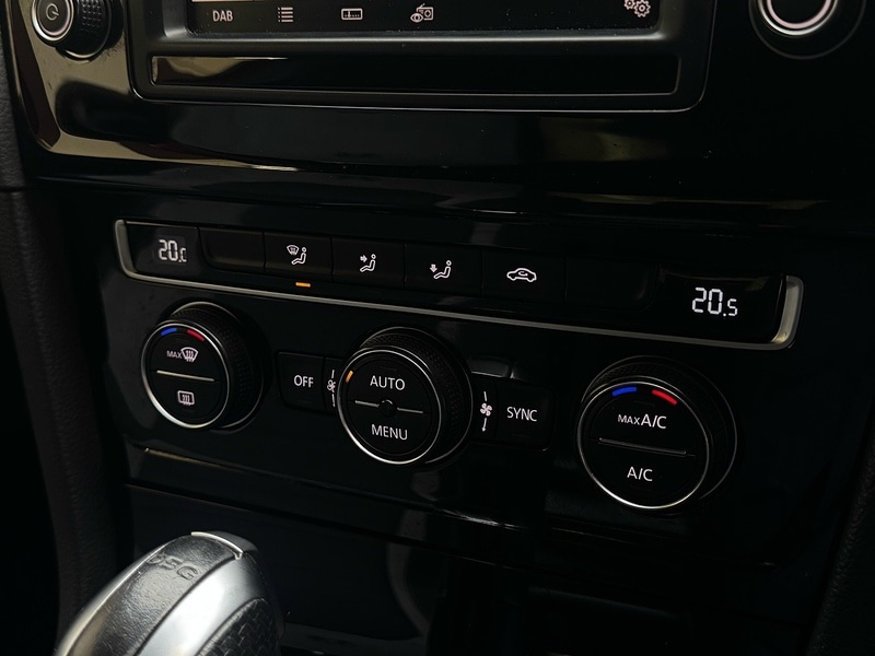 Used Volkswagen Golf 2016 for sale - 77850879: Photo 16