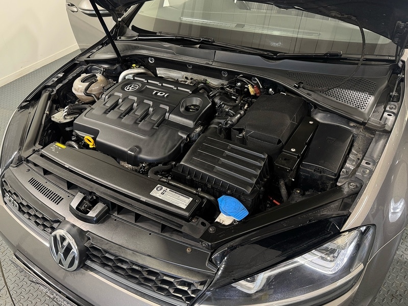 Used Volkswagen Golf 2015 for sale - 77605249: Photo 32