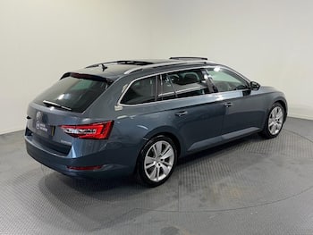 Used Skoda Superb 2017 for sale - 79749282: Photo