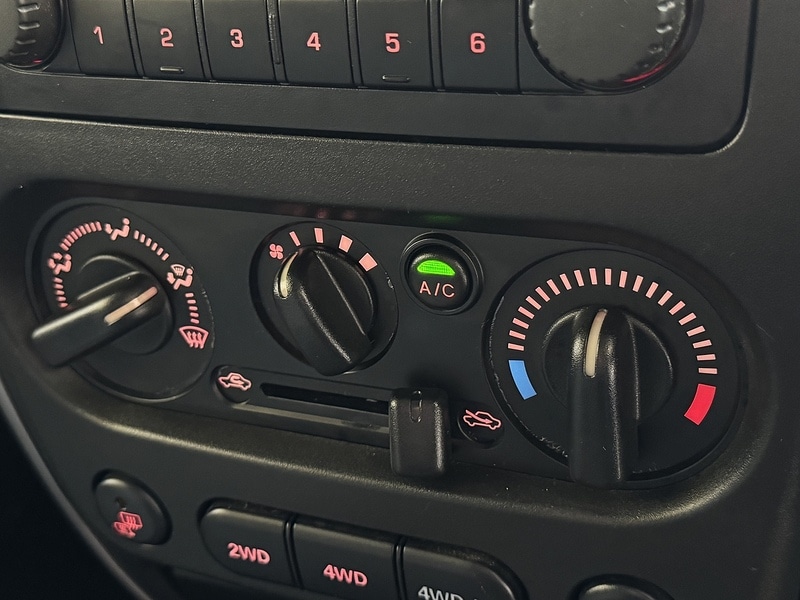 Used Suzuki Jimny 2010 for sale - 76643033: Photo 16