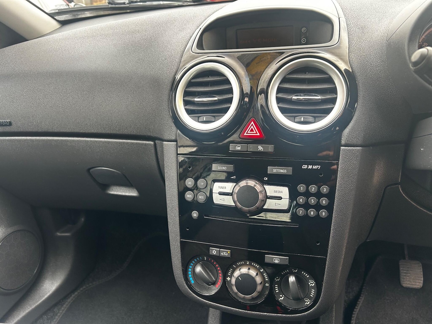 Used Vauxhall Corsa 2013 for sale - 78116028: Photo 14