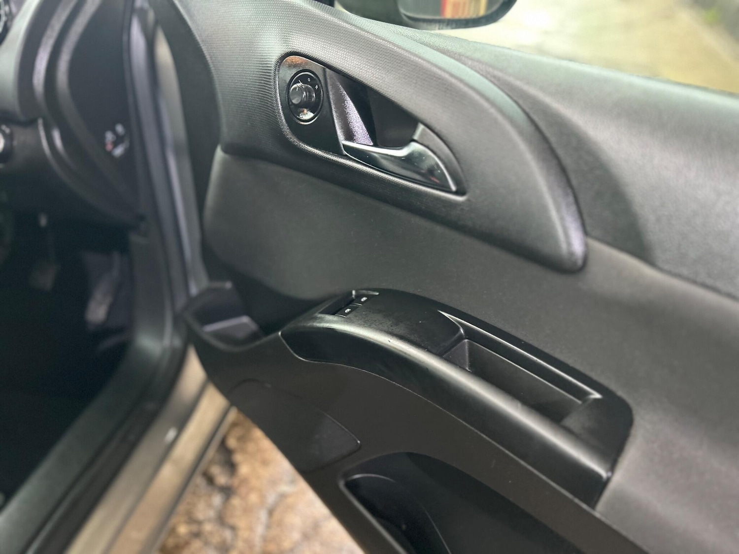 Used Vauxhall Meriva 2015 for sale - 76752740: Photo 11