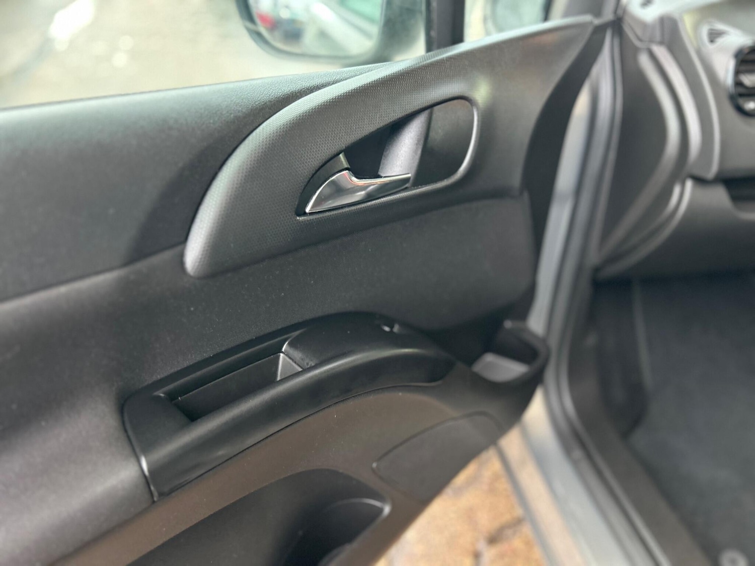 Used Vauxhall Meriva 2015 for sale - 76752740: Photo 25