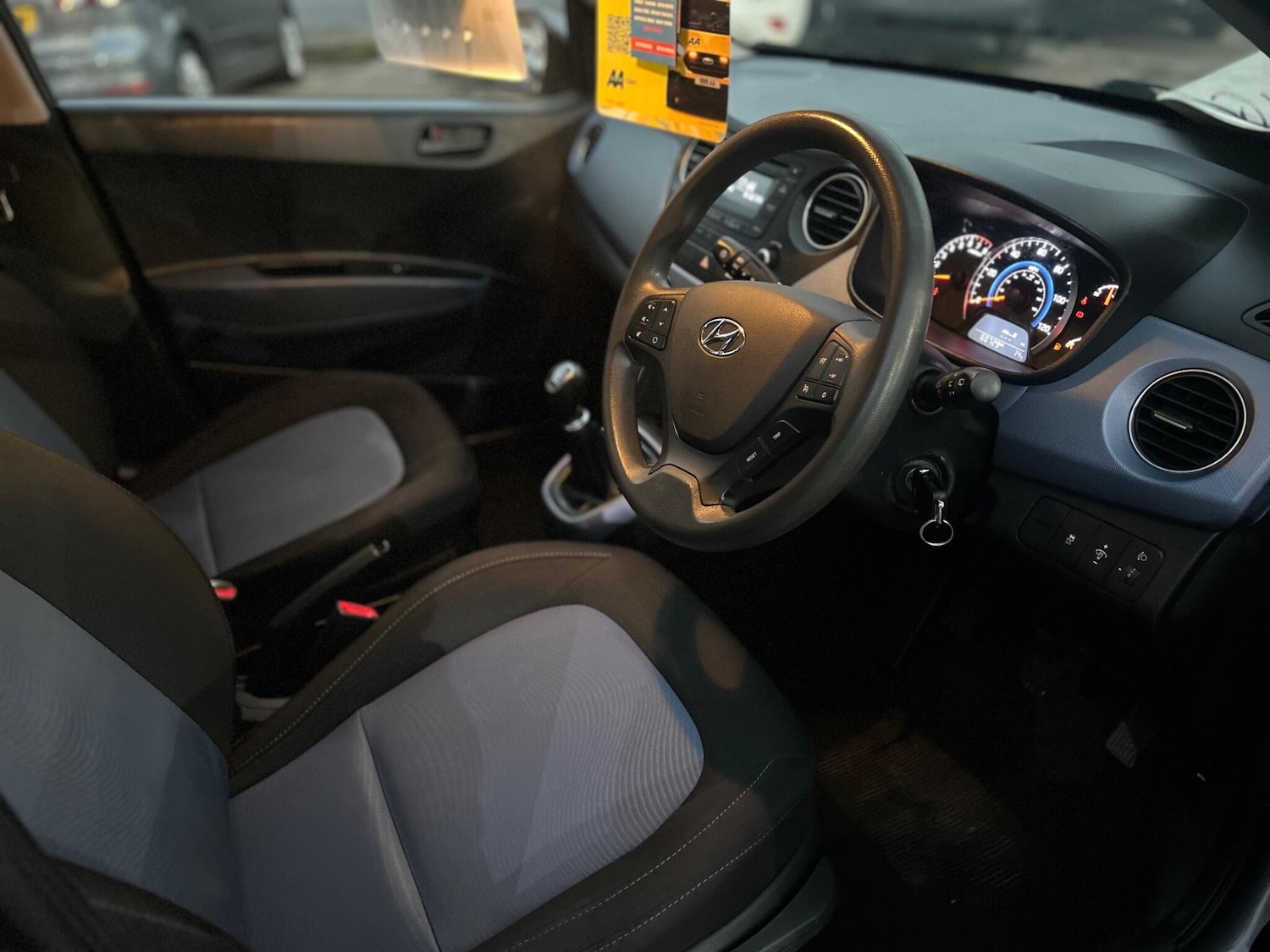 Used Hyundai i10 2015 for sale - 76550270: Photo 10