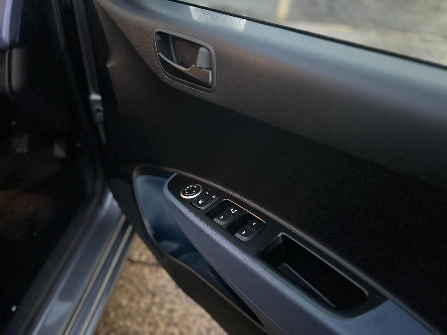 Used Hyundai i10 2015 for sale - 76550270: Photo 11