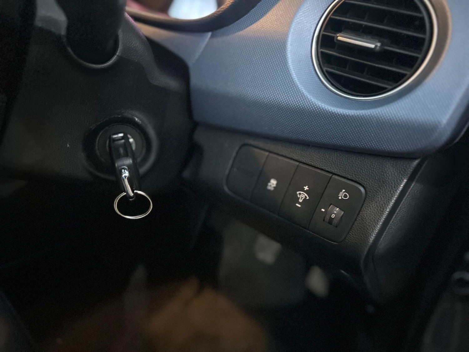 Used Hyundai i10 2015 for sale - 76550270: Photo 12