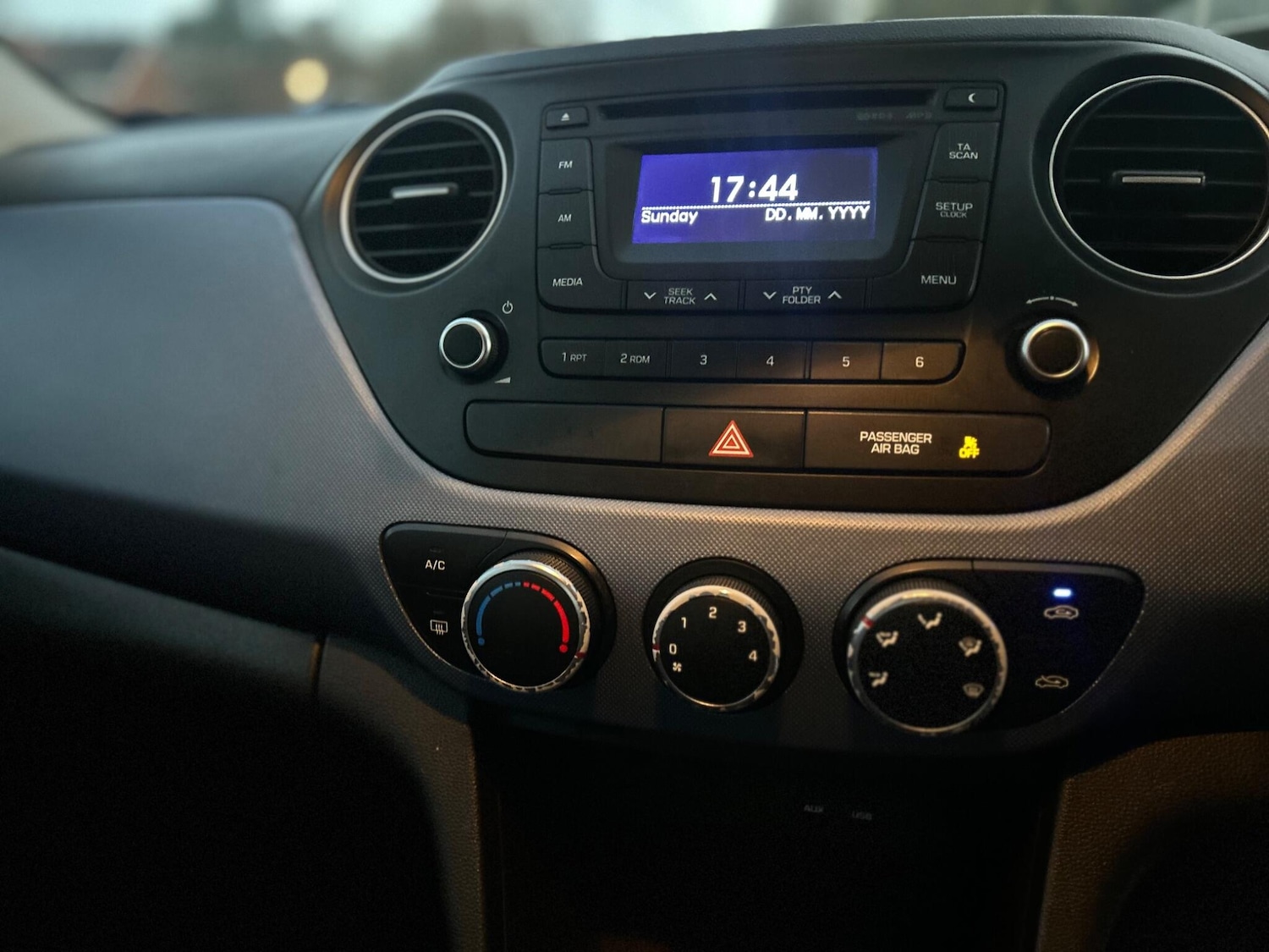 Used Hyundai i10 2015 for sale - 76550270: Photo 15