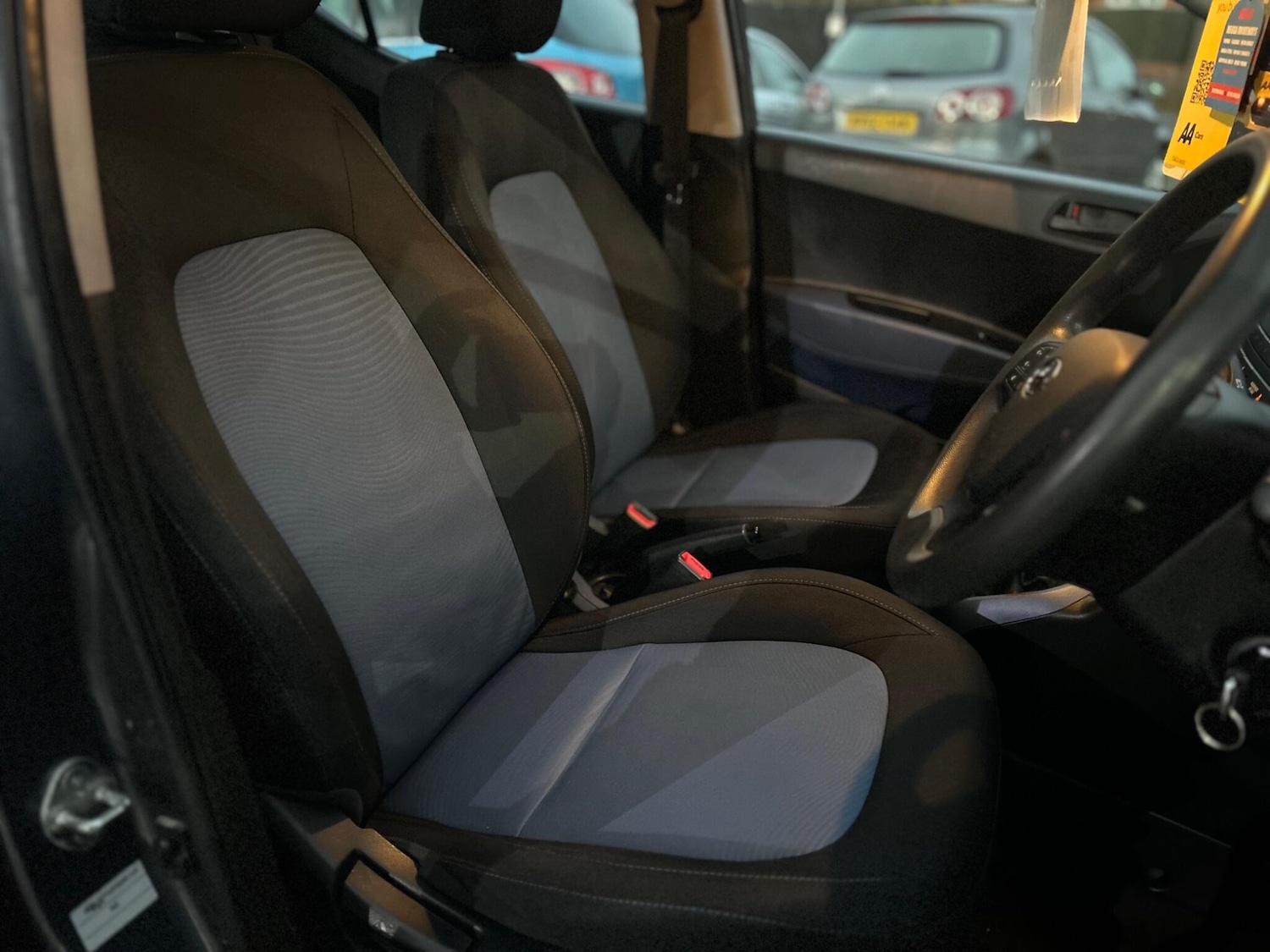 Used Hyundai i10 2015 for sale - 76550270: Photo 17