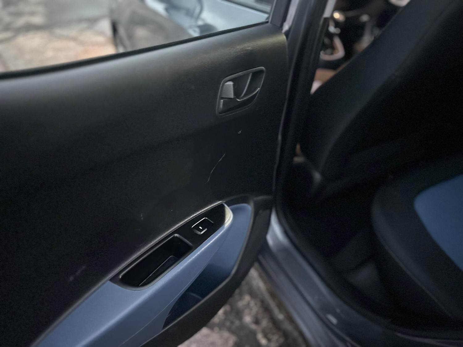 Used Hyundai i10 2015 for sale - 76550270: Photo 21