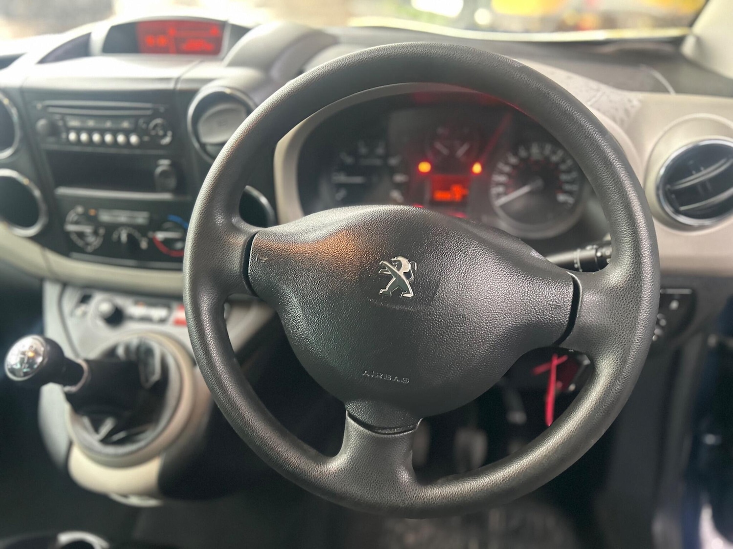 Used Peugeot Partner Tepee 2015 for sale - 76823777: Photo 12