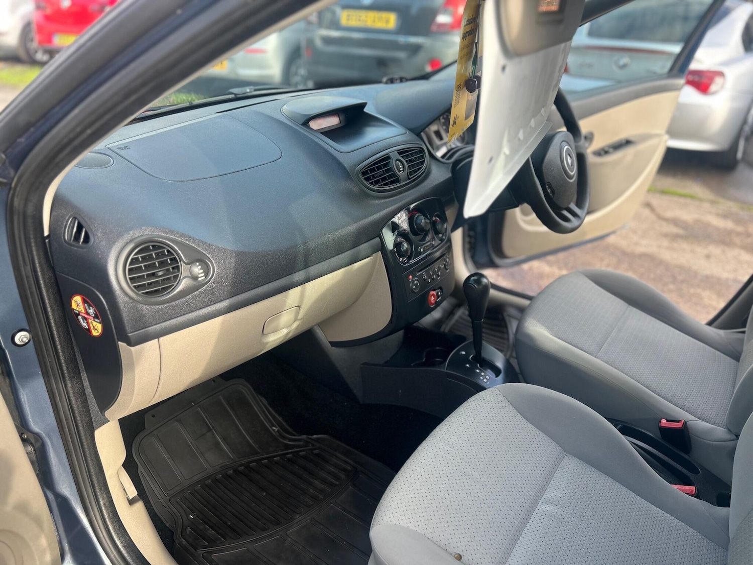 Used Renault Clio 2007 for sale - 76512127: Photo 25