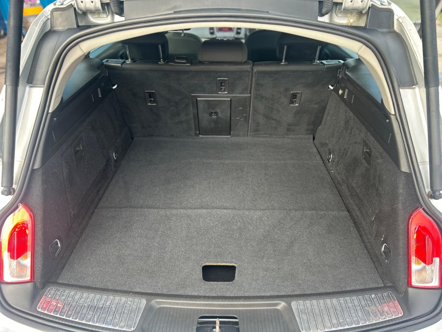 Used Vauxhall Insignia 2010 for sale - 76994317: Photo 18