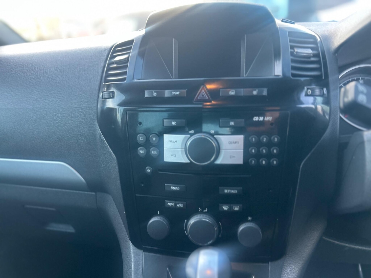 Used Vauxhall Zafira 2010 for sale - 77358343: Photo 11