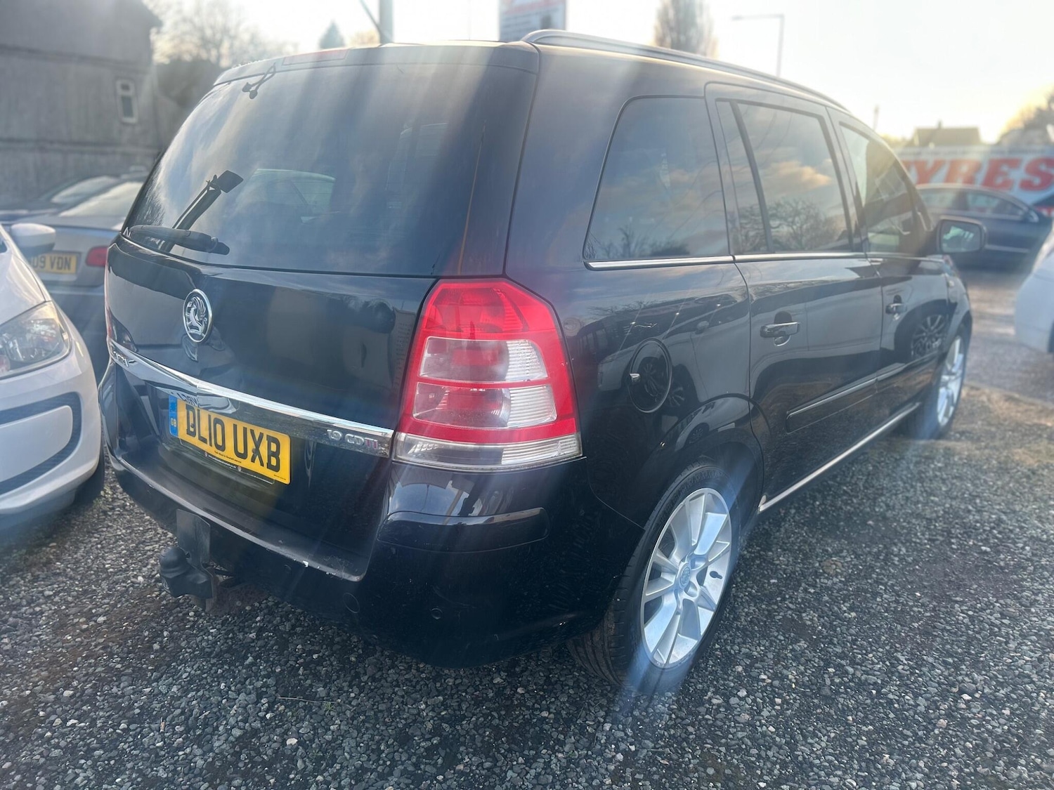 Used Vauxhall Zafira 2010 for sale - 77358343: Photo 2