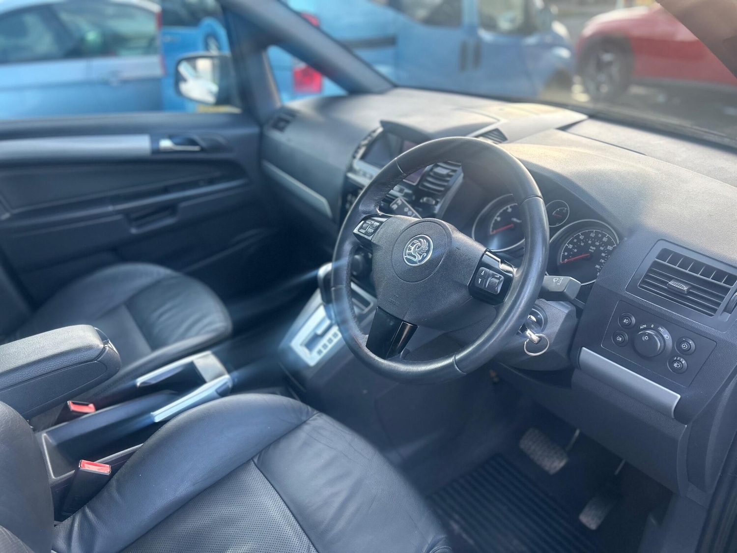 Used Vauxhall Zafira 2010 for sale - 77358343: Photo 9