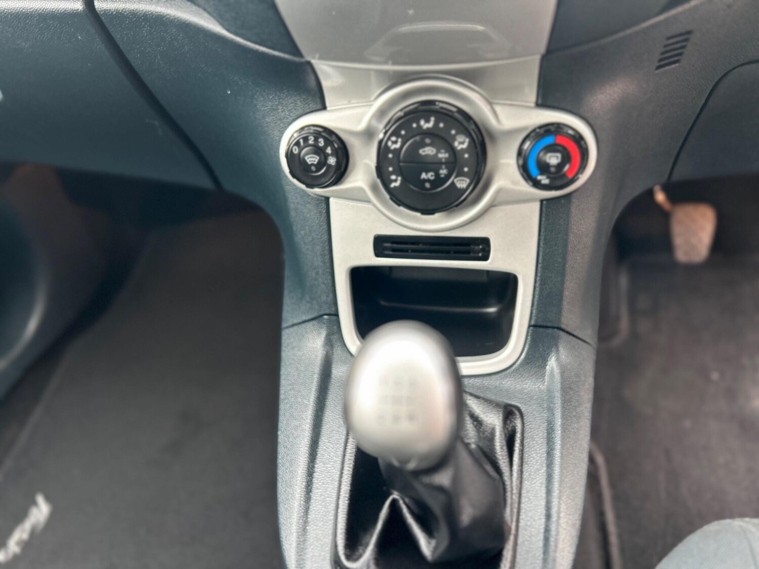 Used Ford Fiesta 2012 for sale - 76200191: Photo 14