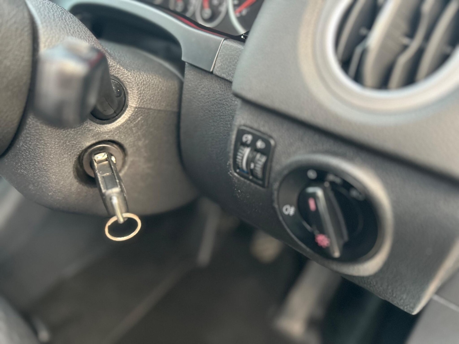 Used Volkswagen Tiguan 2009 for sale - 76398126: Photo 12