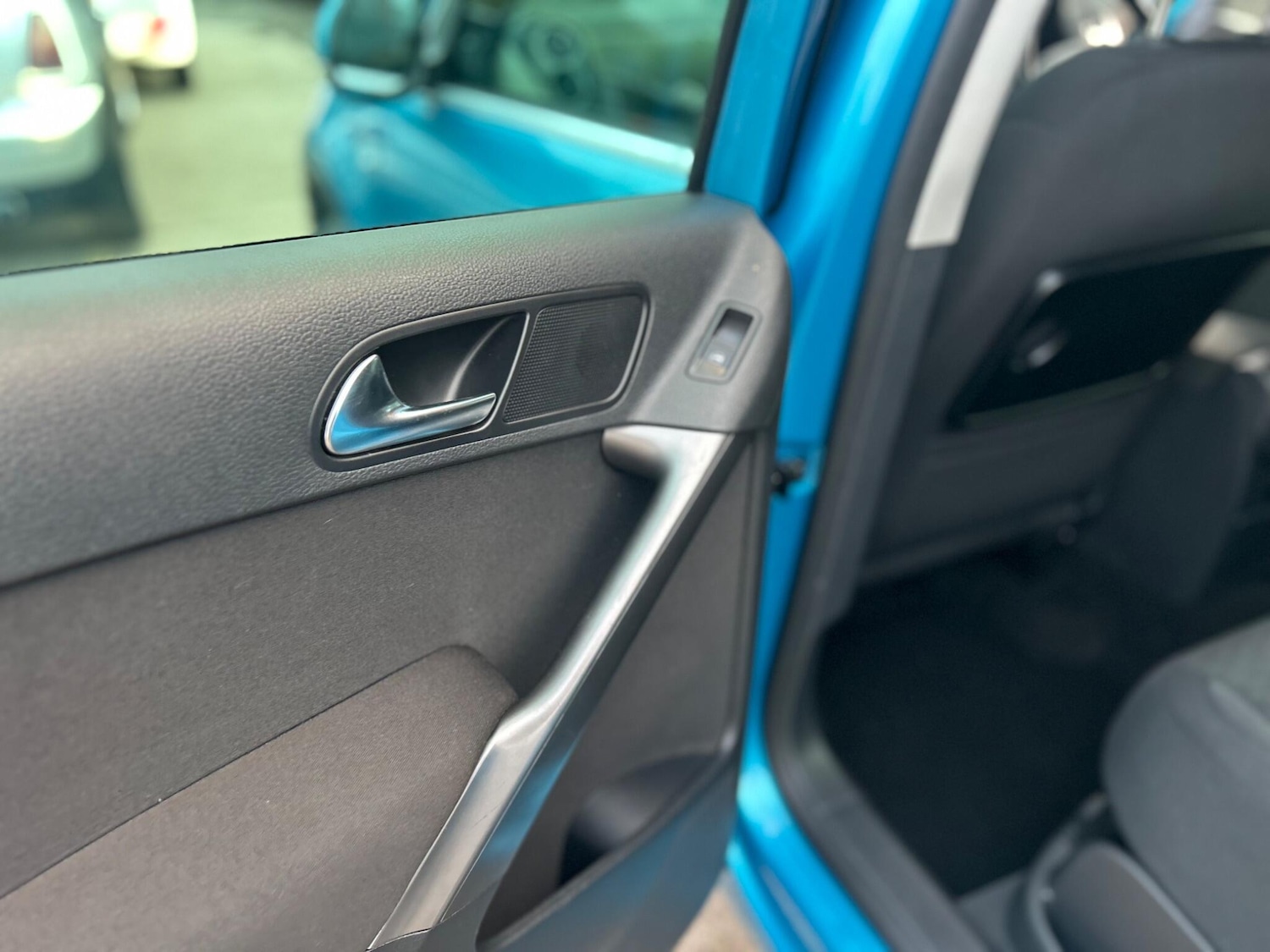 Used Volkswagen Tiguan 2009 for sale - 76398126: Photo 27