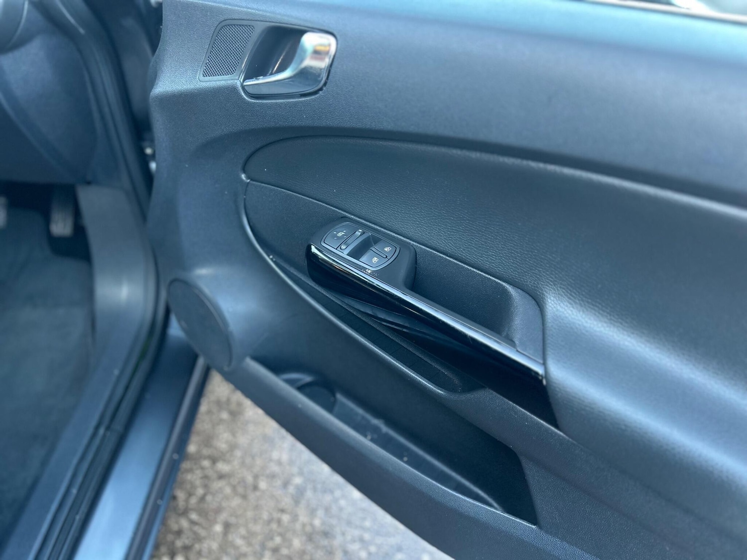 Used Vauxhall Corsa 2012 for sale - 77238572: Photo 11