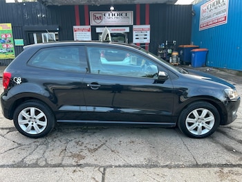 Used Volkswagen Polo 2011 for sale - 76108623: Photo