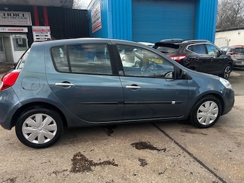 Used Renault Clio 2009 for sale - 77723736: Photo