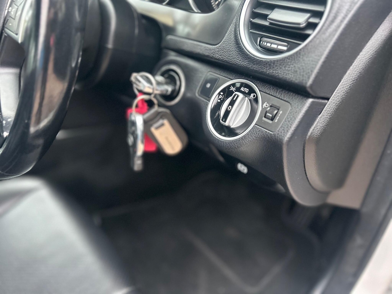 Used Mercedes-Benz C Class 2012 for sale - 76994318: Photo 13