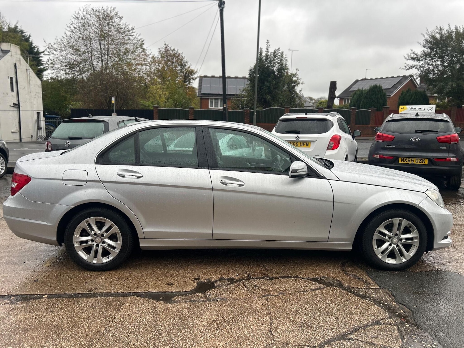 Used Mercedes-Benz C Class 2012 for sale - 76994318: Photo 2