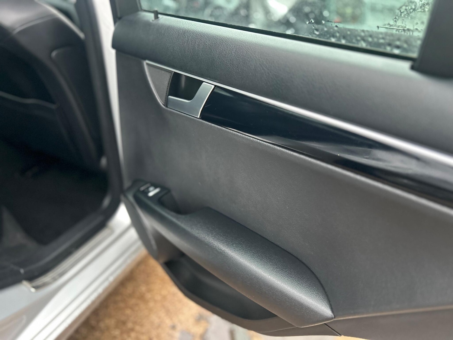 Used Mercedes-Benz C Class 2012 for sale - 76994318: Photo 22