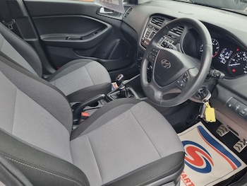 Used Hyundai i20 2016 for sale - 77431519: Photo