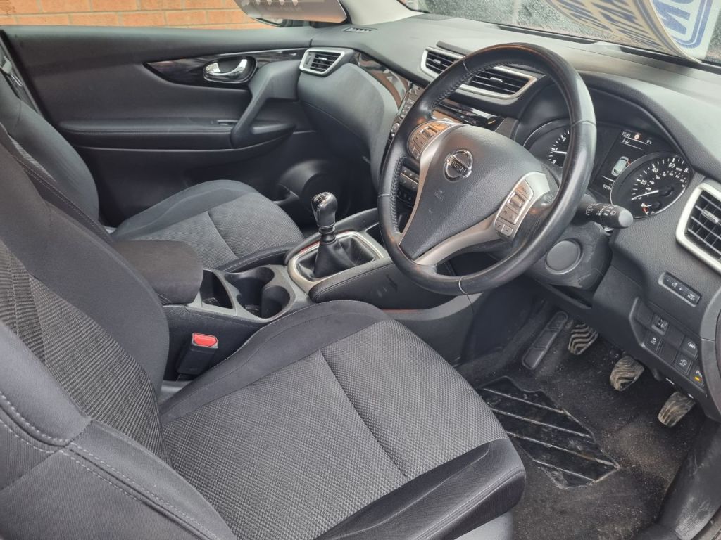 Used Nissan Qashqai 2016 for sale - 77692454: Photo 2