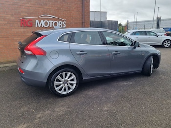 Used Volvo V40 2015 for sale - 78240696: Photo