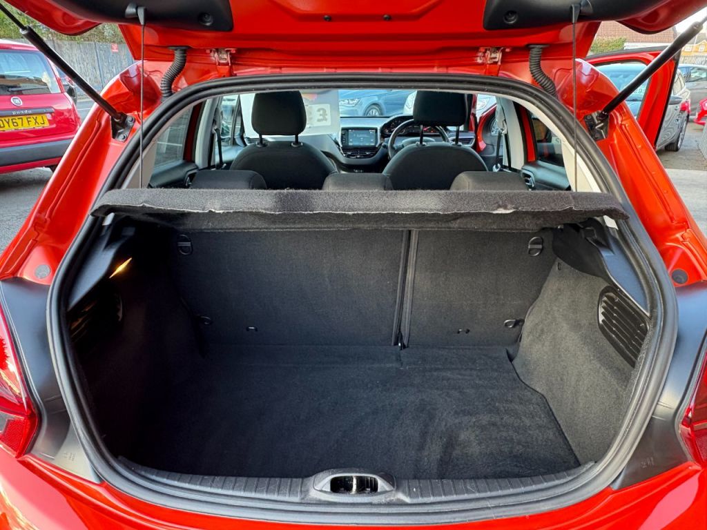 Used Peugeot 208 2017 for sale - 75985618: Photo 10