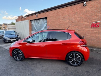 Used Peugeot 208 2017 for sale - 75985618: Photo 3