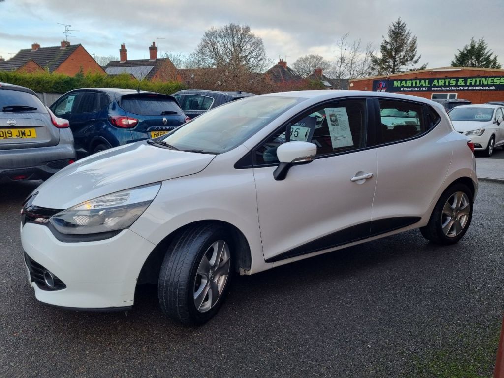 Used Renault Clio 2013 for sale - 76985487: Photo 11