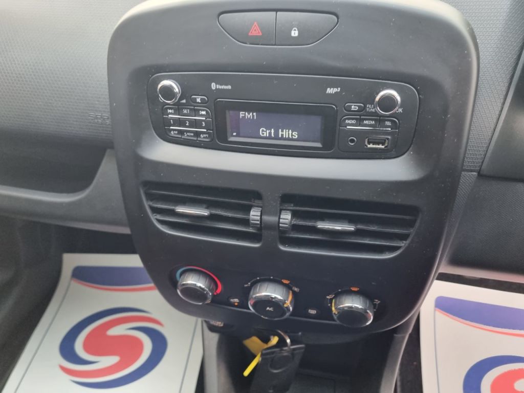 Used Renault Clio 2013 for sale - 76985487: Photo 12