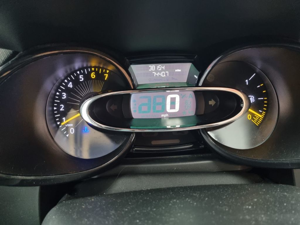 Used Renault Clio 2013 for sale - 76985487: Photo 6