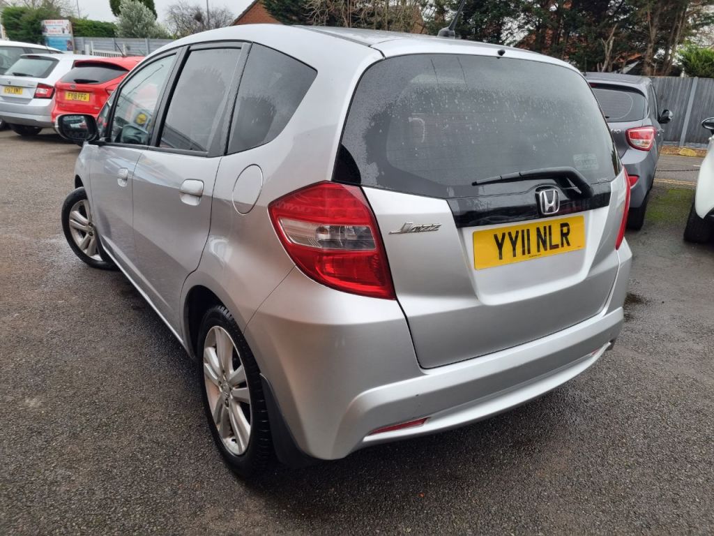 Used Honda Jazz 2011 for sale - 77037590: Photo 6