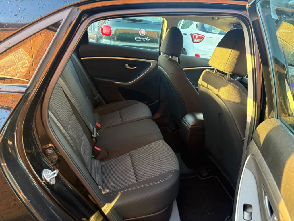 Used Hyundai i30 2012 for sale - 76723459: Photo 11