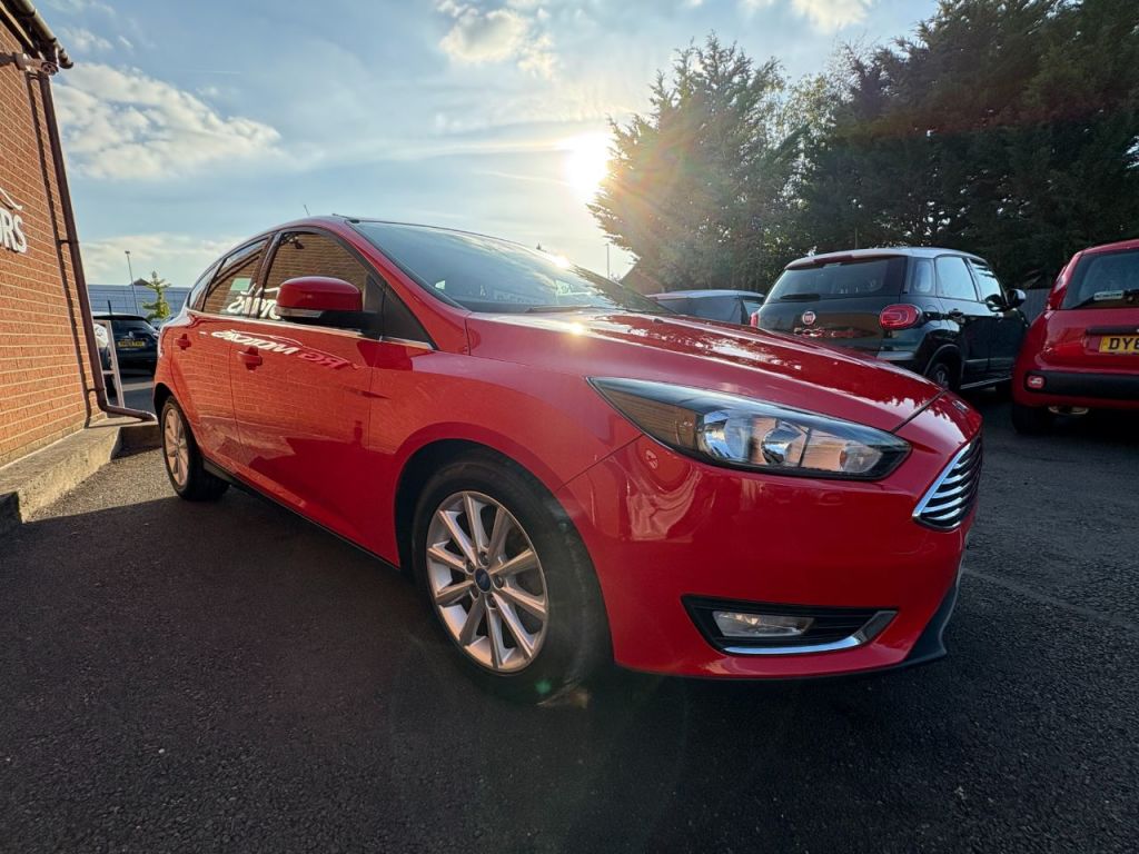 Used Ford Focus 2015 for sale - 76076182: Photo 2