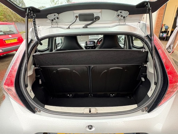 Used Toyota AYGO 2015 for sale - 76068207: Photo 10