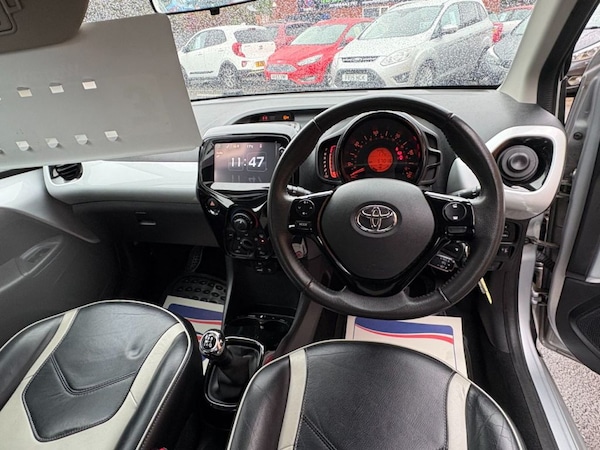 Used Toyota AYGO 2015 for sale - 76068207: Photo 8