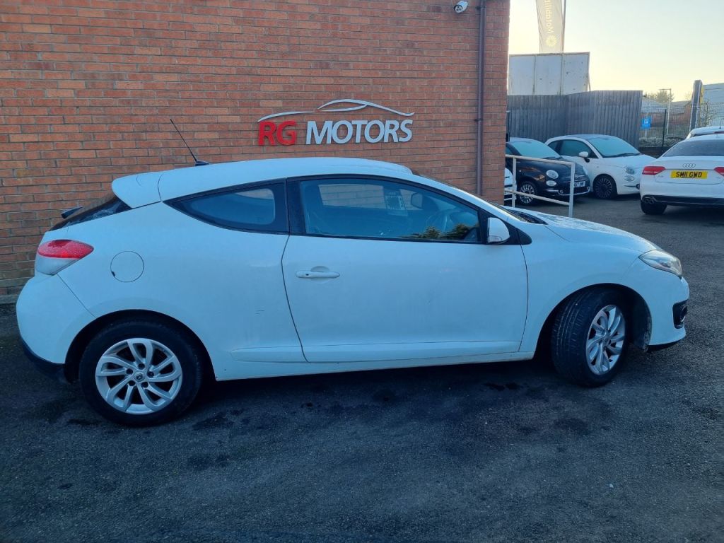 Used Renault Megane 2014 for sale - 77071907: Photo 2