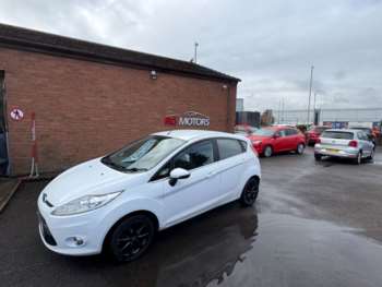 2011 - 1.25 16V Zetec White 5dr Hatch