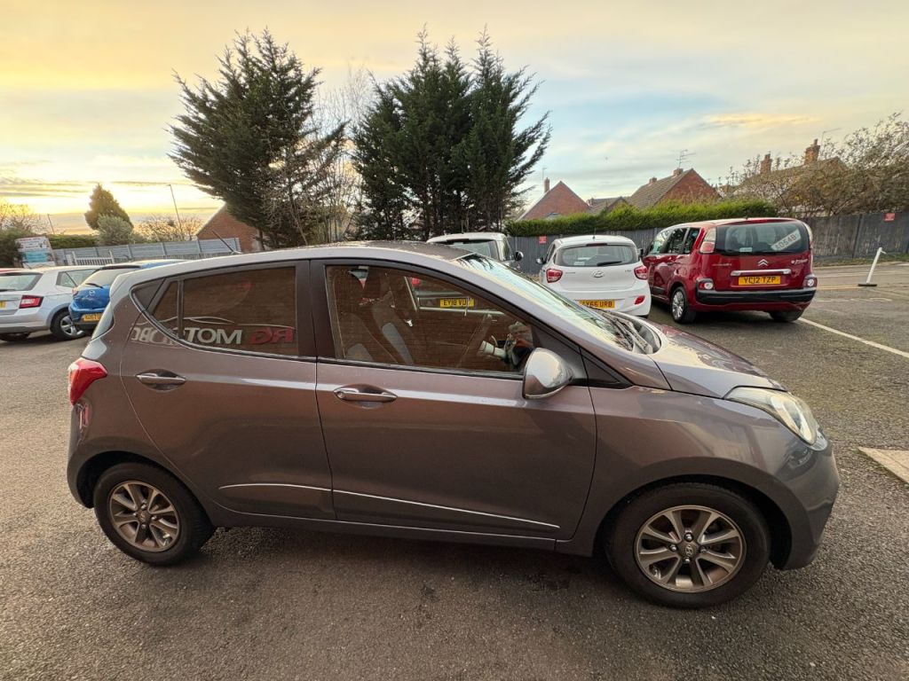 Used Hyundai i10 2015 for sale - 76697972: Photo 4